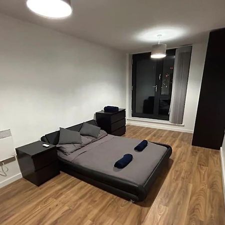 2 Bed Apartment Close To Station With Parking Λονδίνο Εξωτερικό φωτογραφία