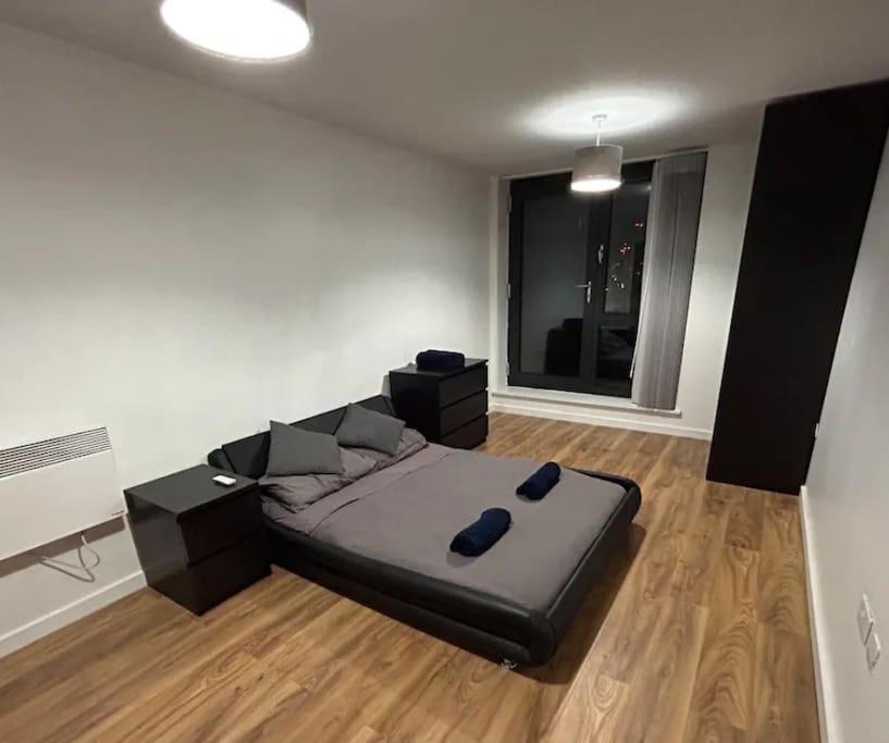 2 Bed Apartment Close To Station With Parking Λονδίνο Εξωτερικό φωτογραφία